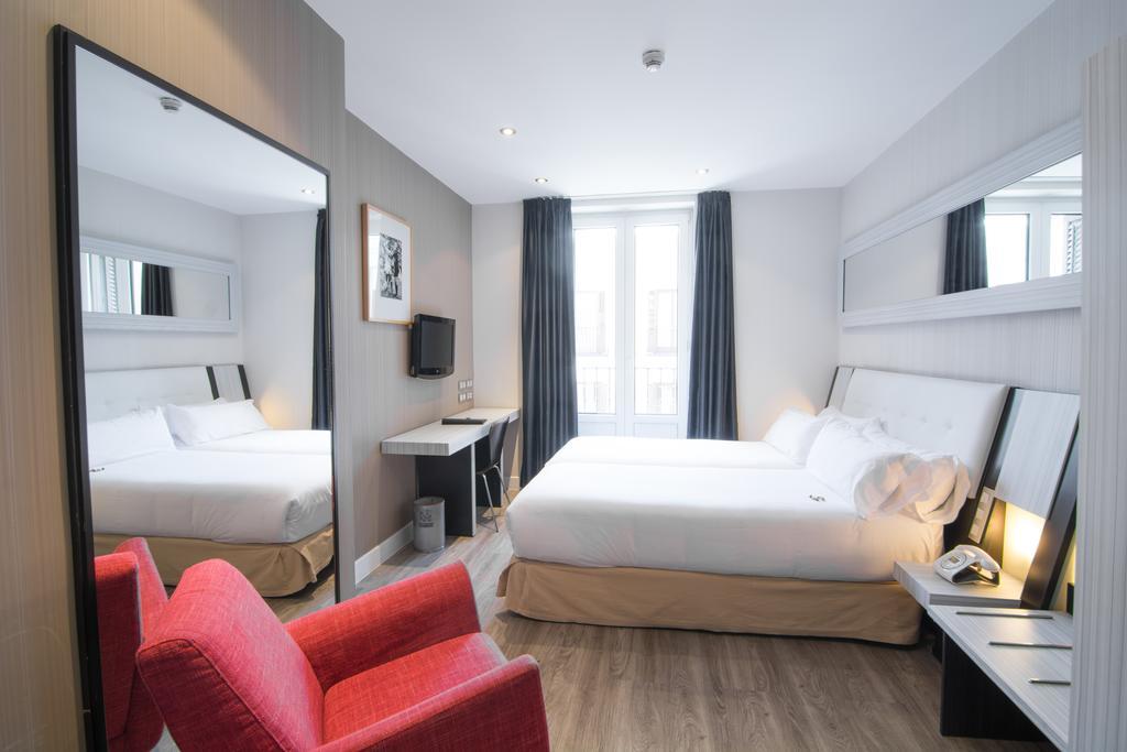 Camera Matrimoniale/Doppia con Letti Singoli (1-2 Adulti)